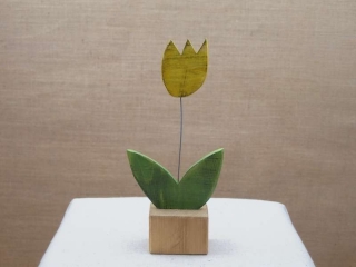 Drevený tulipán