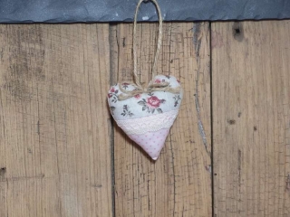 Šité srdiečko kvietky 2