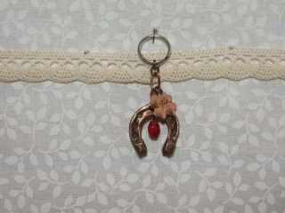 Kľúčenka podkova vačšia